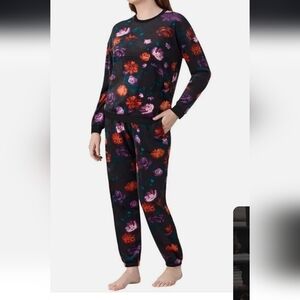NWT Room Service Women's 2 Piece Pajama Set Black Floral Nwt